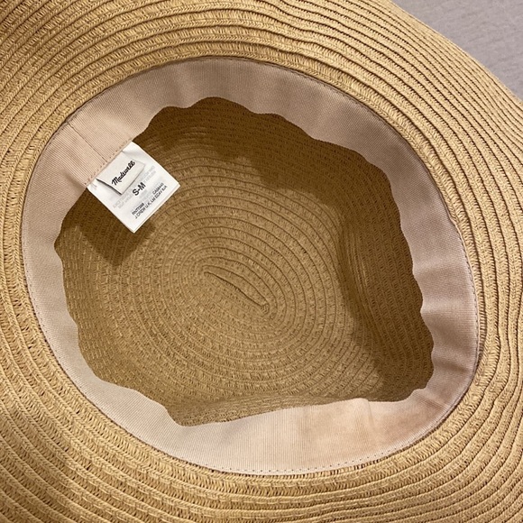 Madewell Packable Mesa straw hat. Very good condition. Style H6578 - Picture 8 of 8